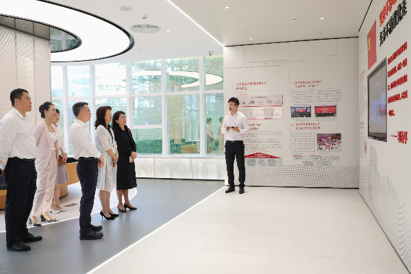 1.222參觀智慧國資展廳.jpg